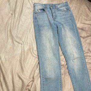 SO Jeans. Lightly worn. Size 1. Willing to discuss price